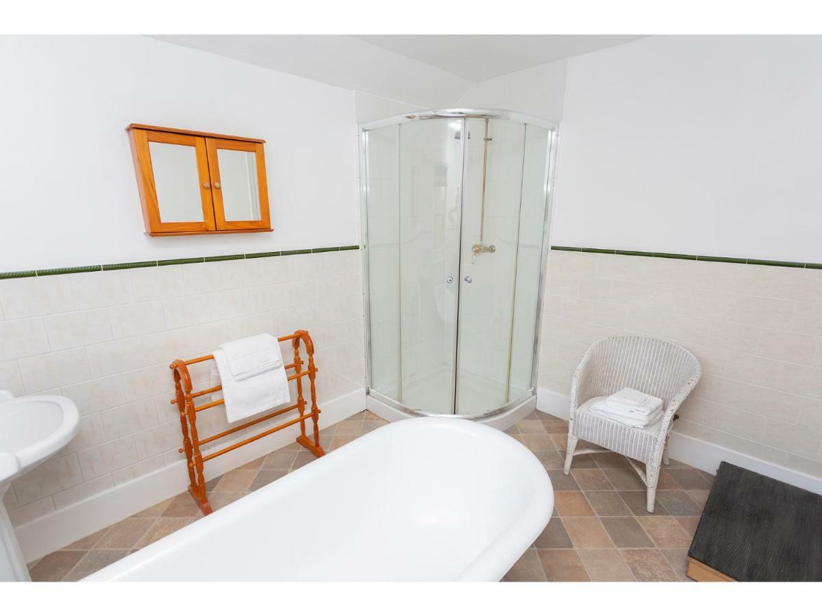 Sandown Villa Holiday Home Дийл Екстериор снимка