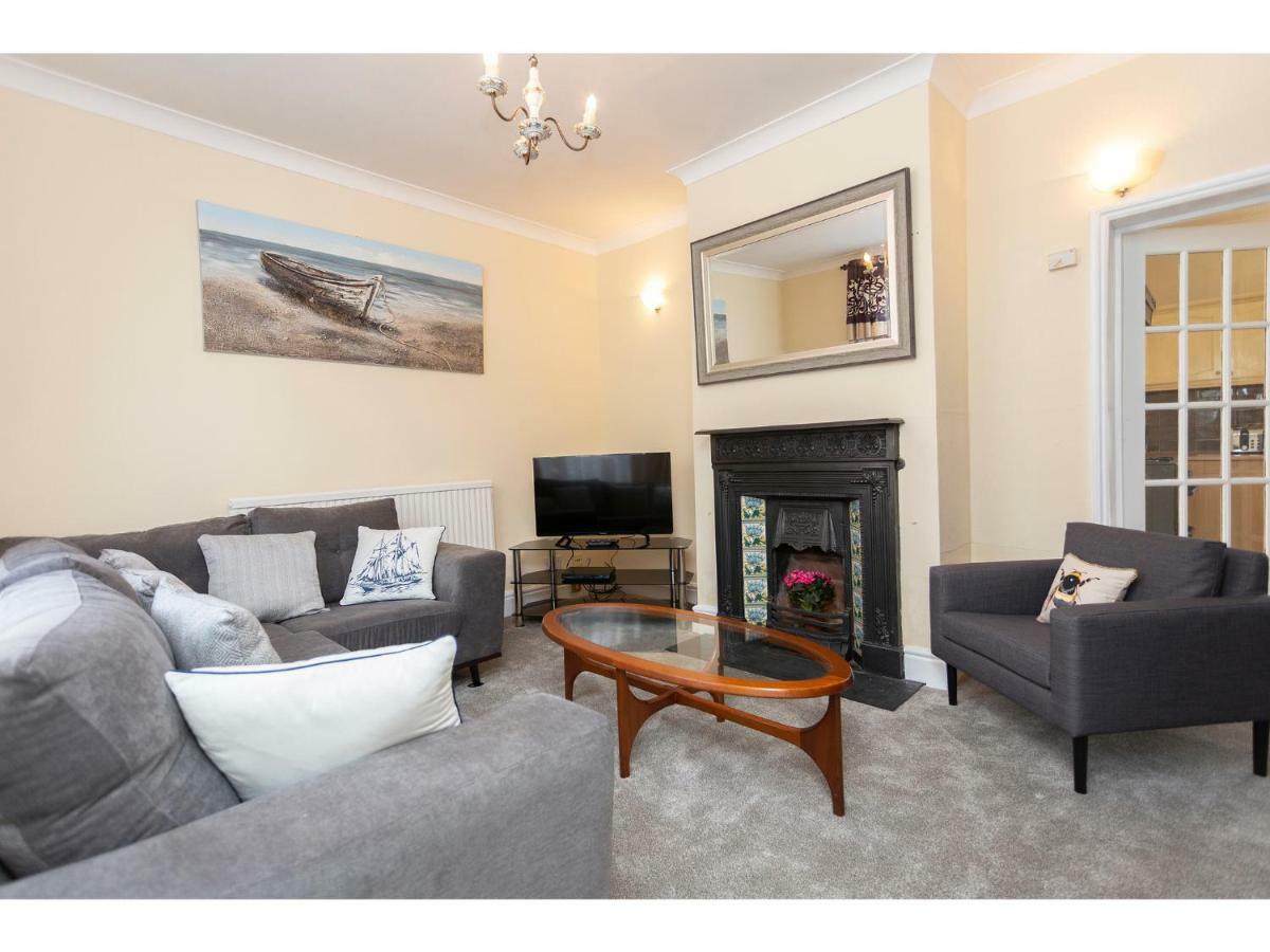 Sandown Villa Holiday Home Дийл Екстериор снимка